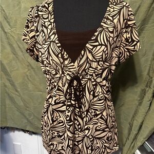 Carol Rose Cream and Brown Leaf Pattern Women’s Blouse Sz L
